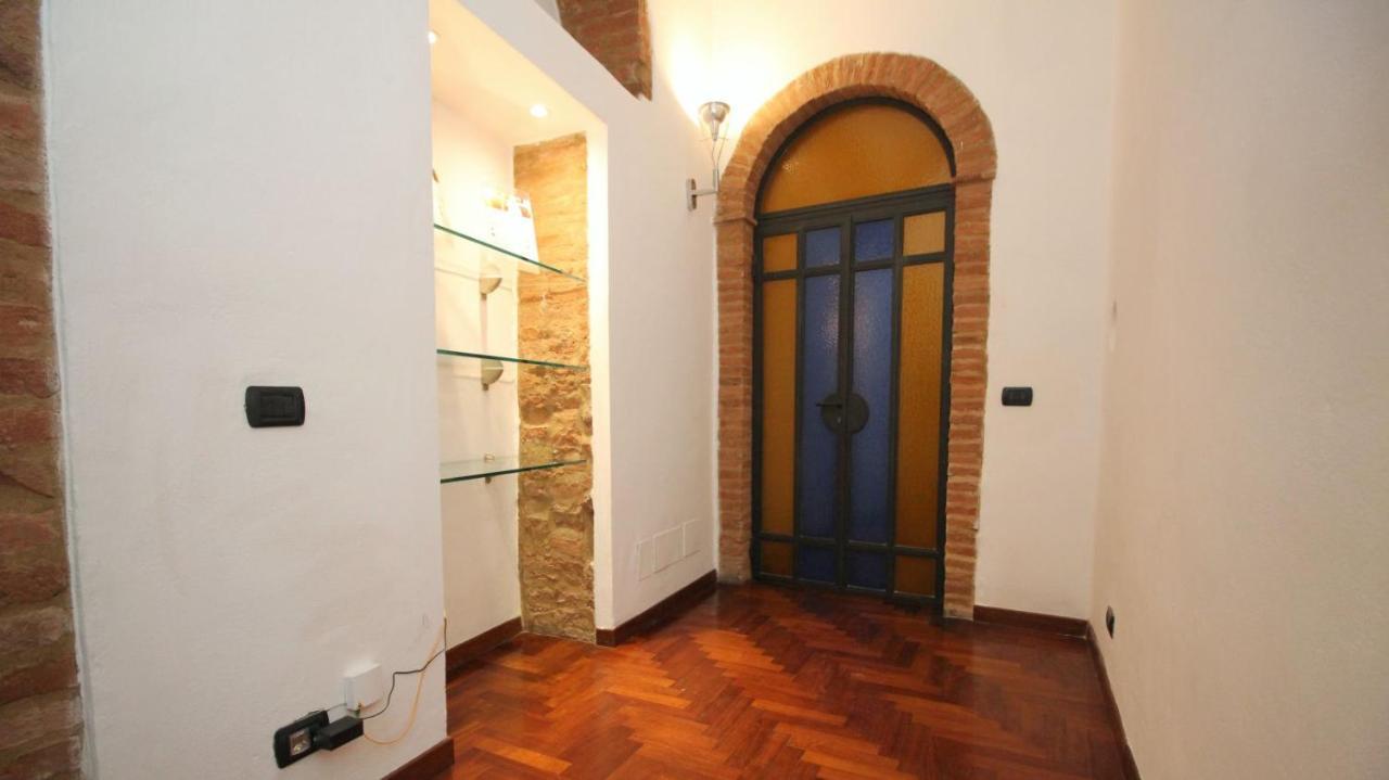 Logge Del Papa Apartment Siena Exterior photo